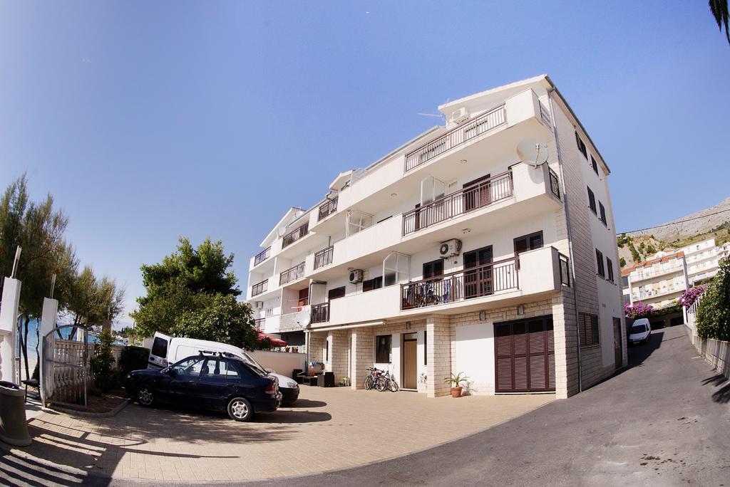 Slava Petricevic Apartment Podstrana