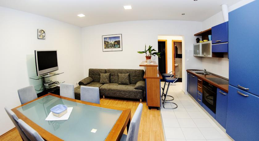 Slava Petricevic Apartment *