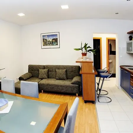 Apartments Slava Petricevic Podstrana Room photo