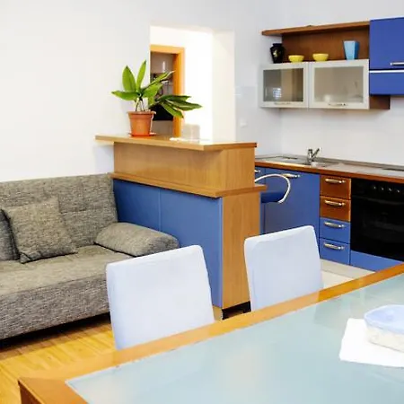 Apartments Slava Petricevic Podstrana Room photo
